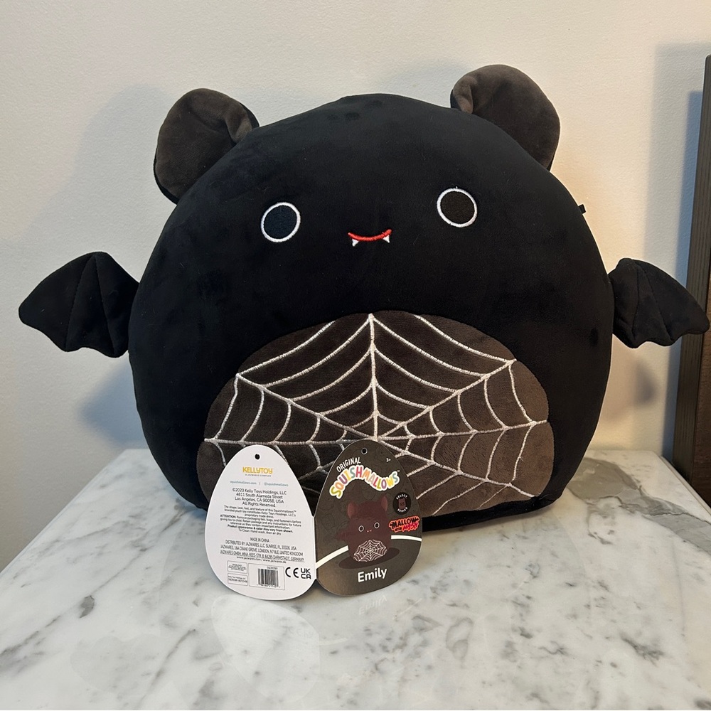 Squishmallow Mallow Mash United States Exclusive Emily The Bat 12’ - Picture 3 of 5